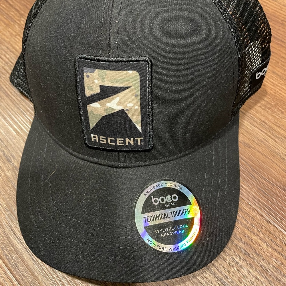 Technical trucker hat (NWT) (black) (unisex)